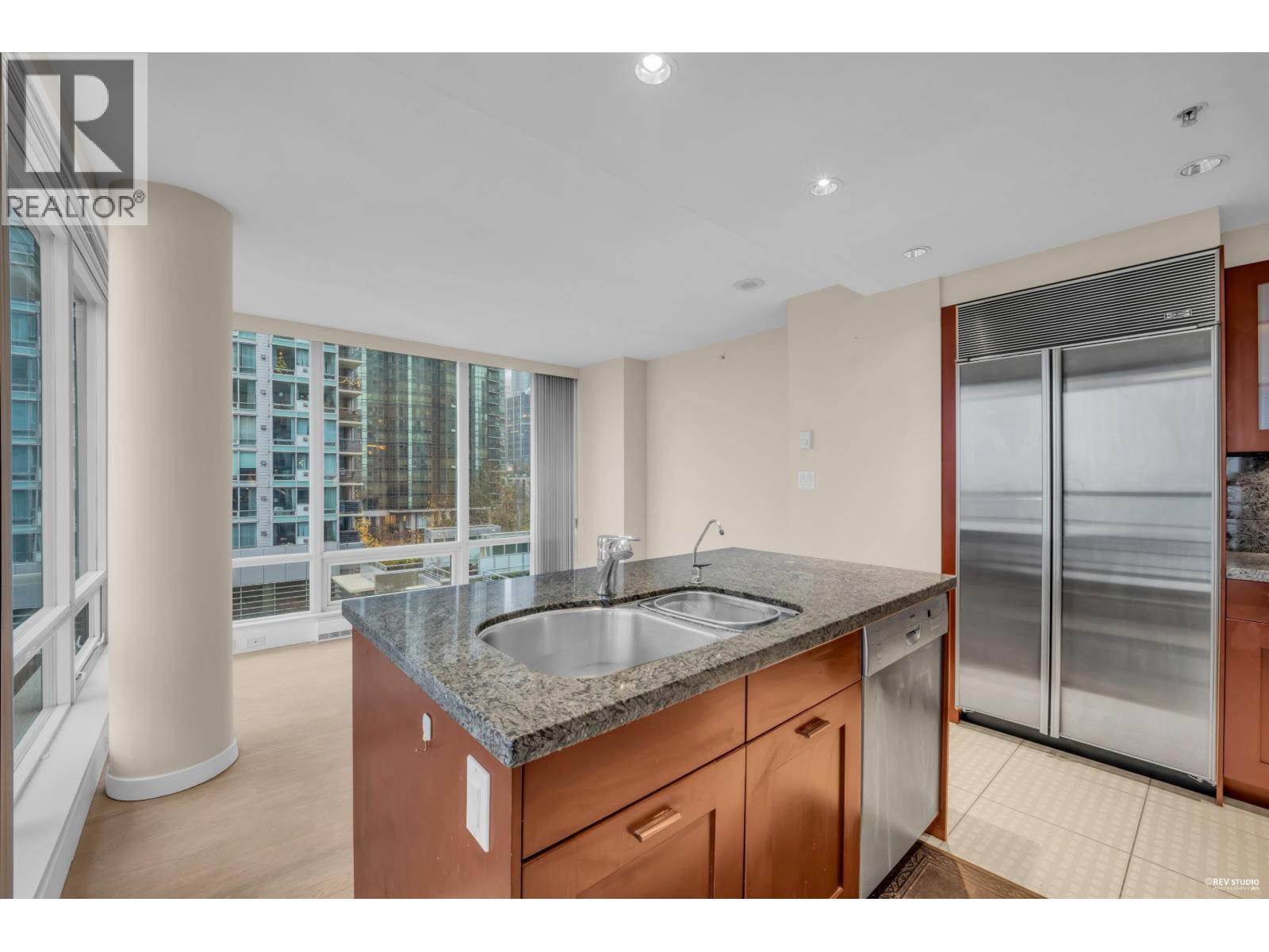 602 590 NICOLA STREET, Vancouver