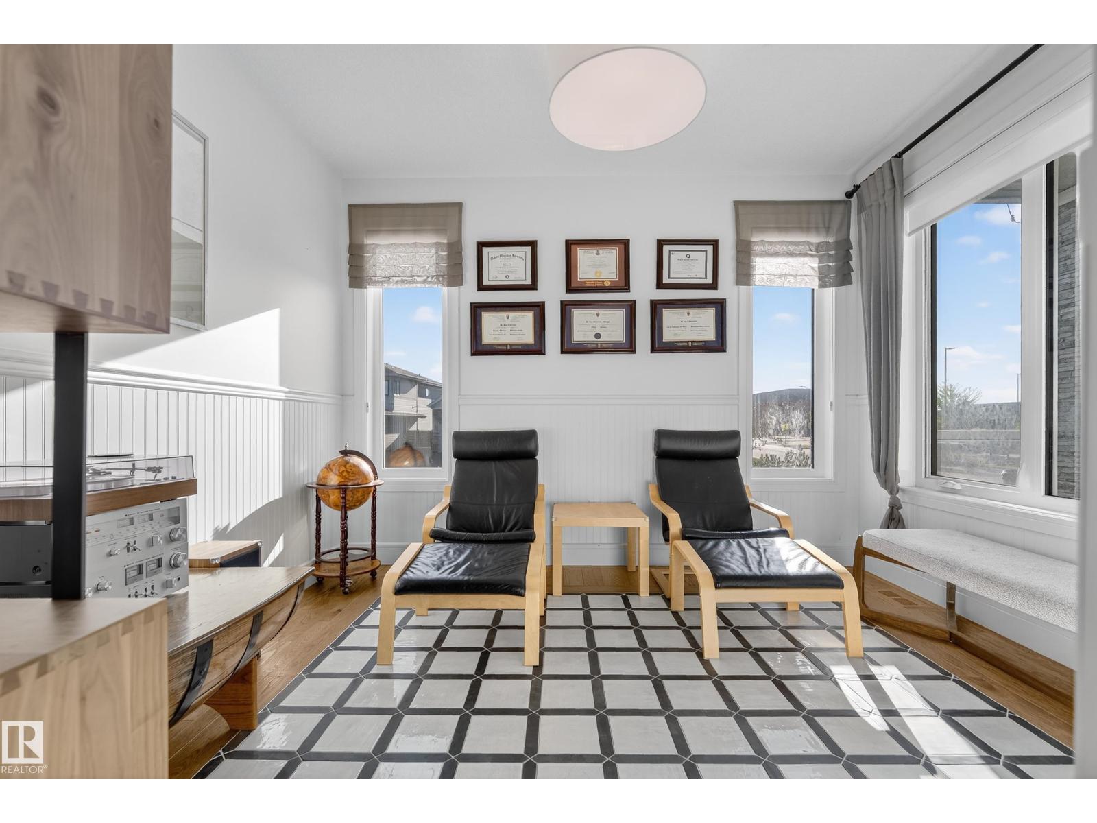 7 JUBILATION DR, St. Albert