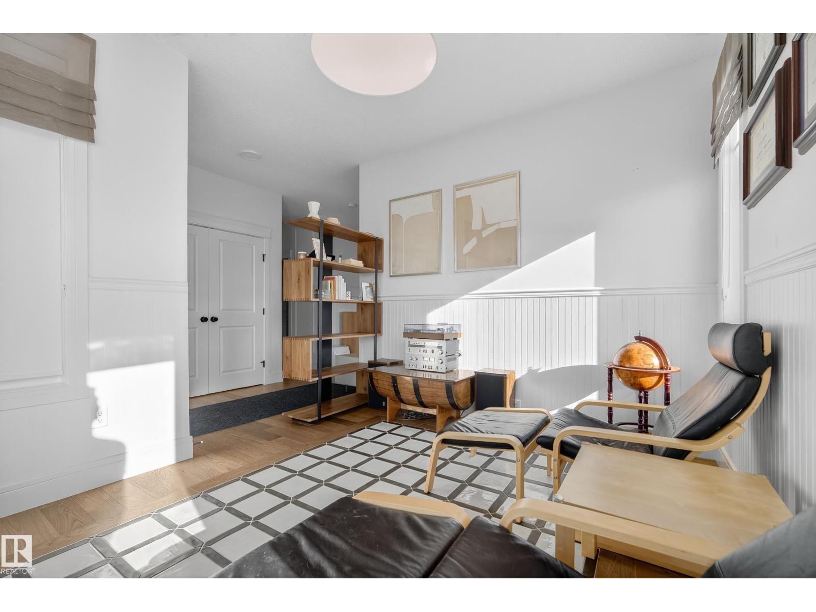 7 JUBILATION DR, St. Albert