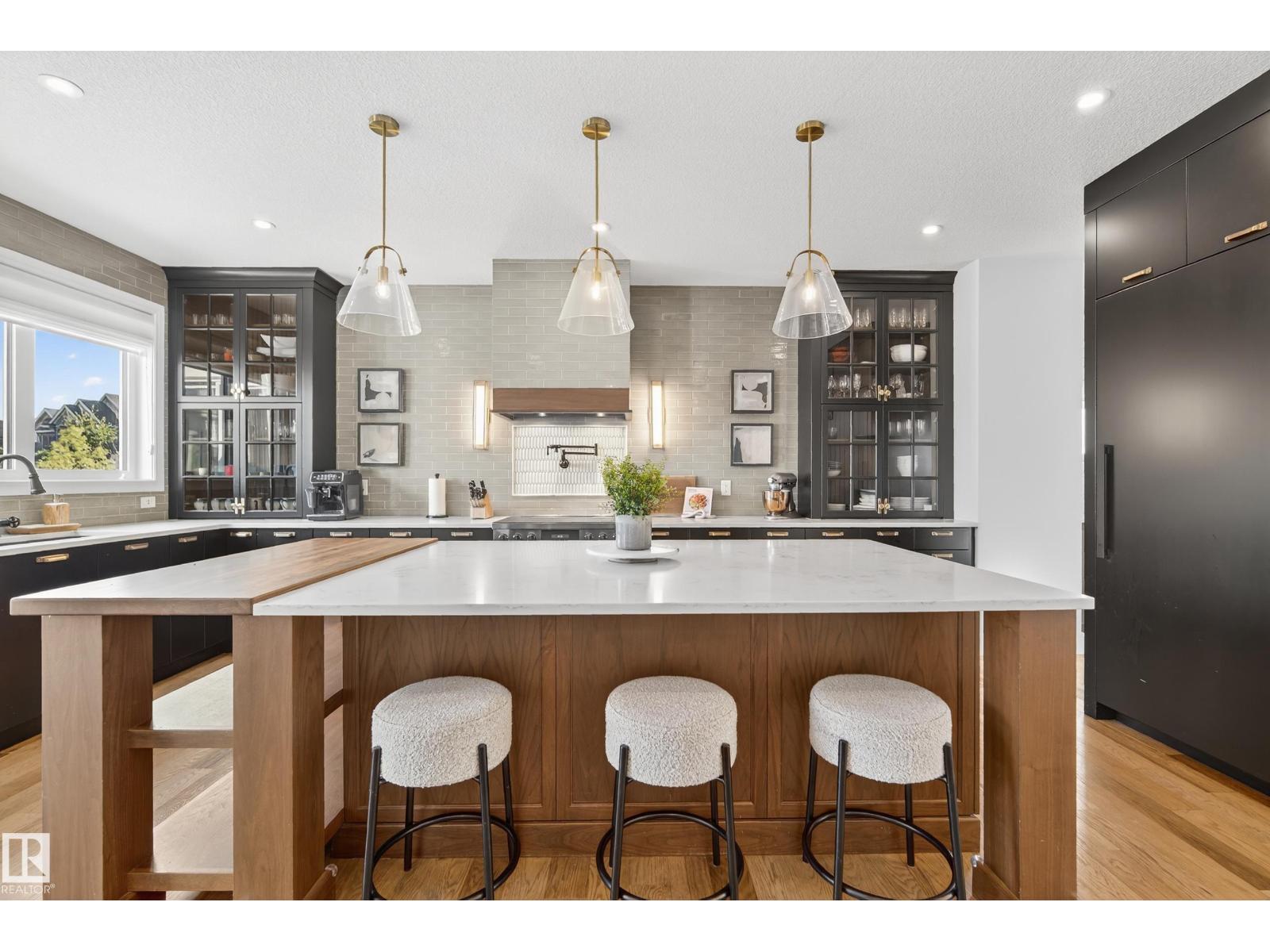 7 JUBILATION DR, St. Albert