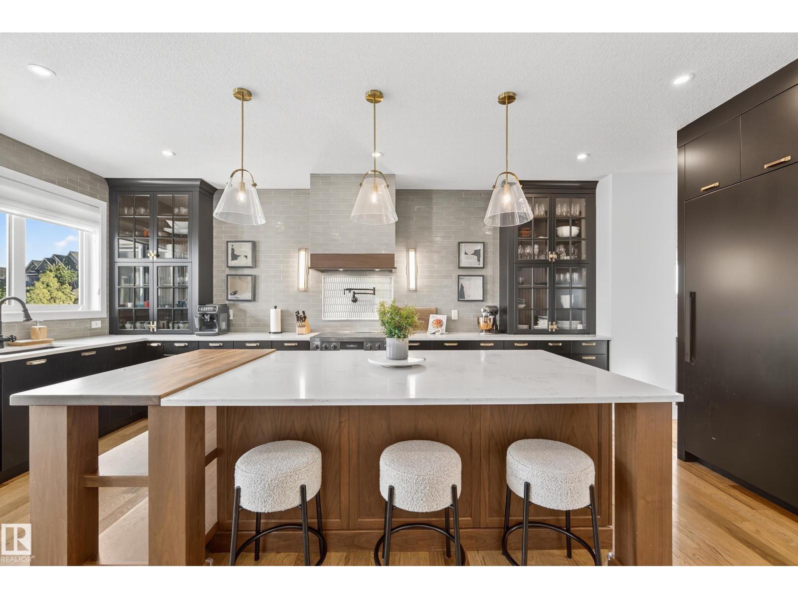 7 JUBILATION DR, St. Albert