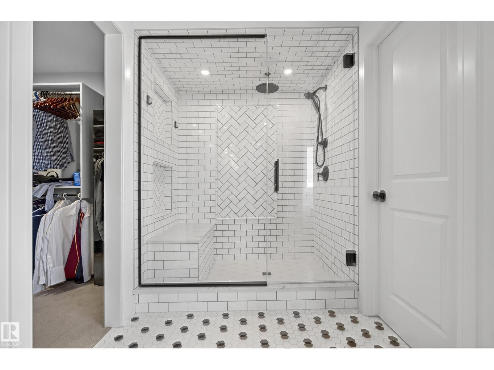 7 JUBILATION DR, St. Albert