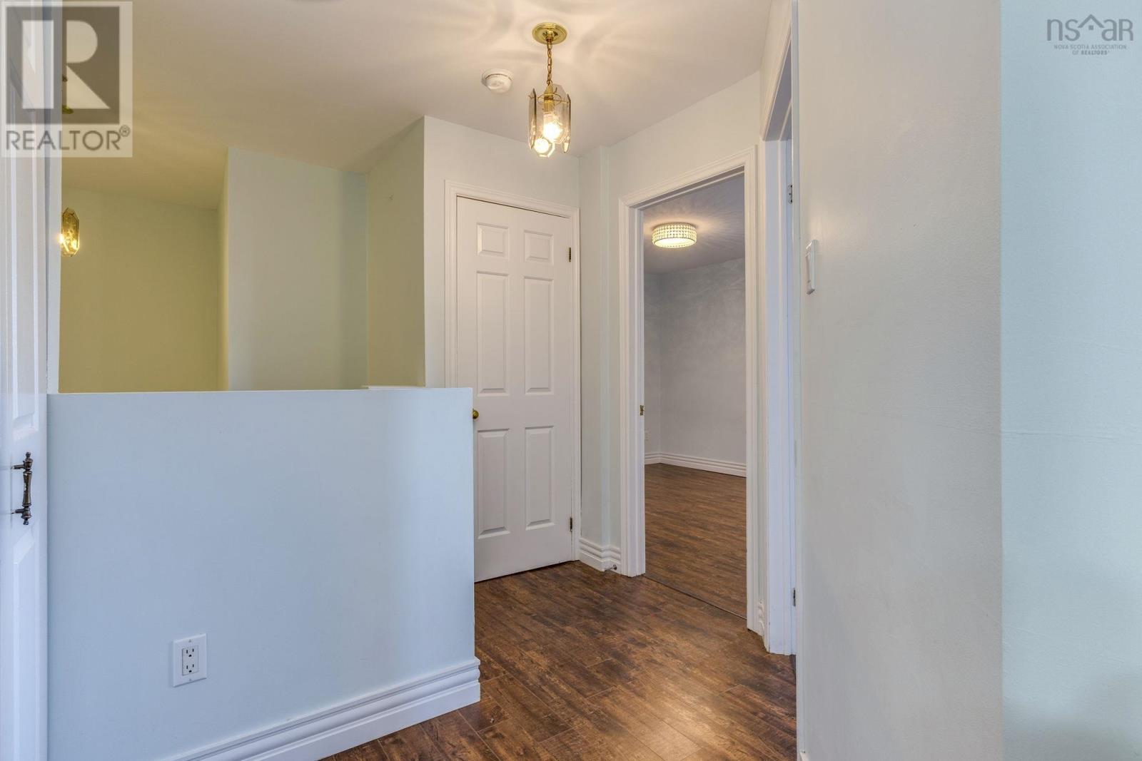 Property 24 of 39 of 101 67 FARNHAM GATE Road