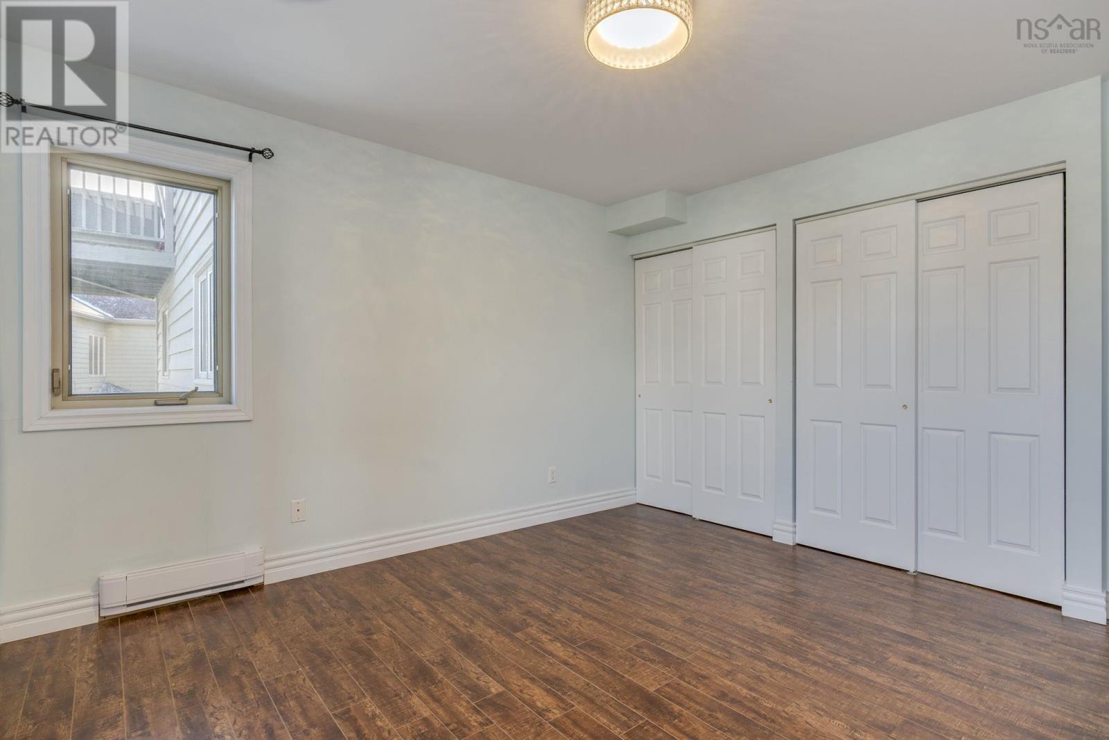 Property 27 of 39 of 101 67 FARNHAM GATE Road