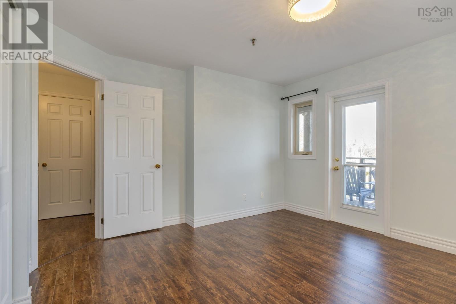 Property 29 of 39 of 101 67 FARNHAM GATE Road