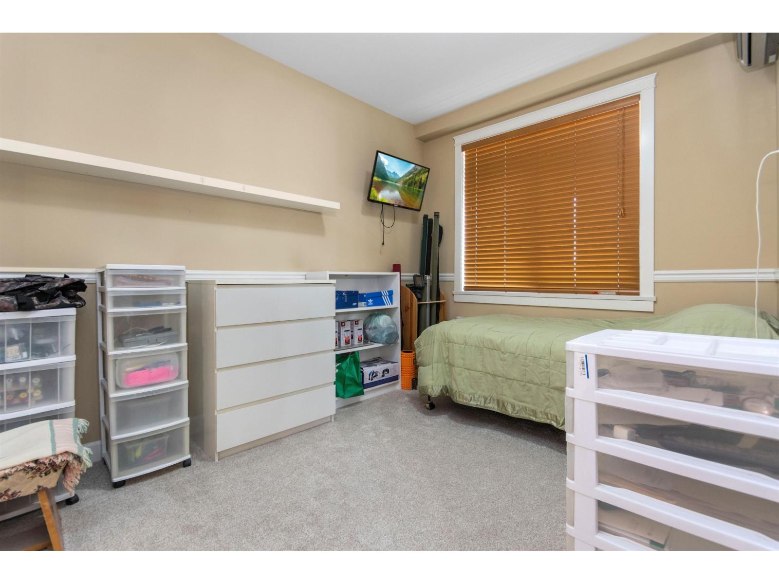 327 8067 207 STREET, Langley