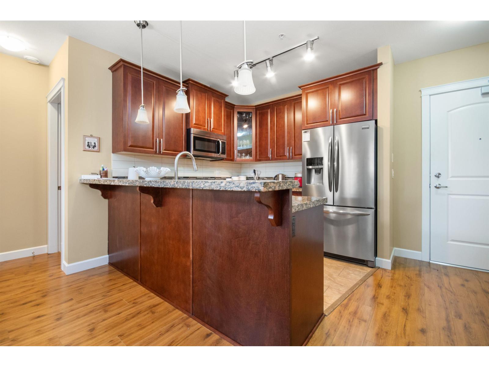 327 8067 207 STREET, Langley