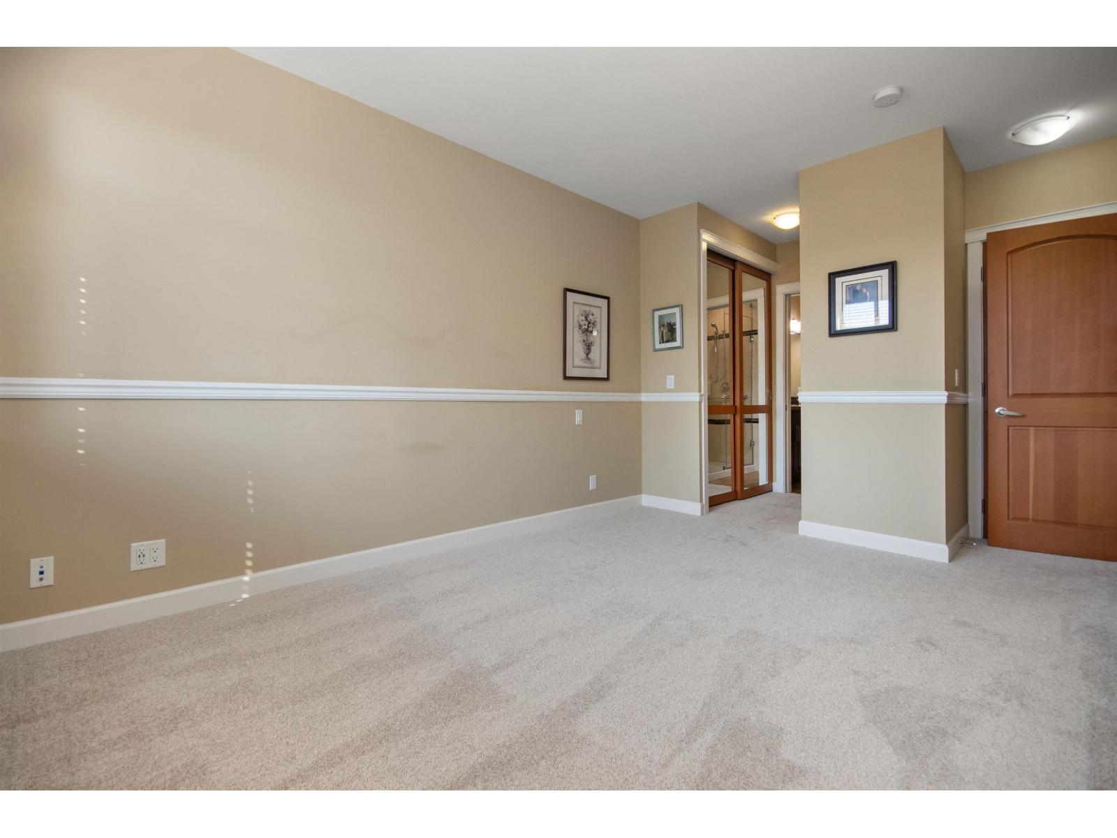 327 8067 207 STREET, Langley