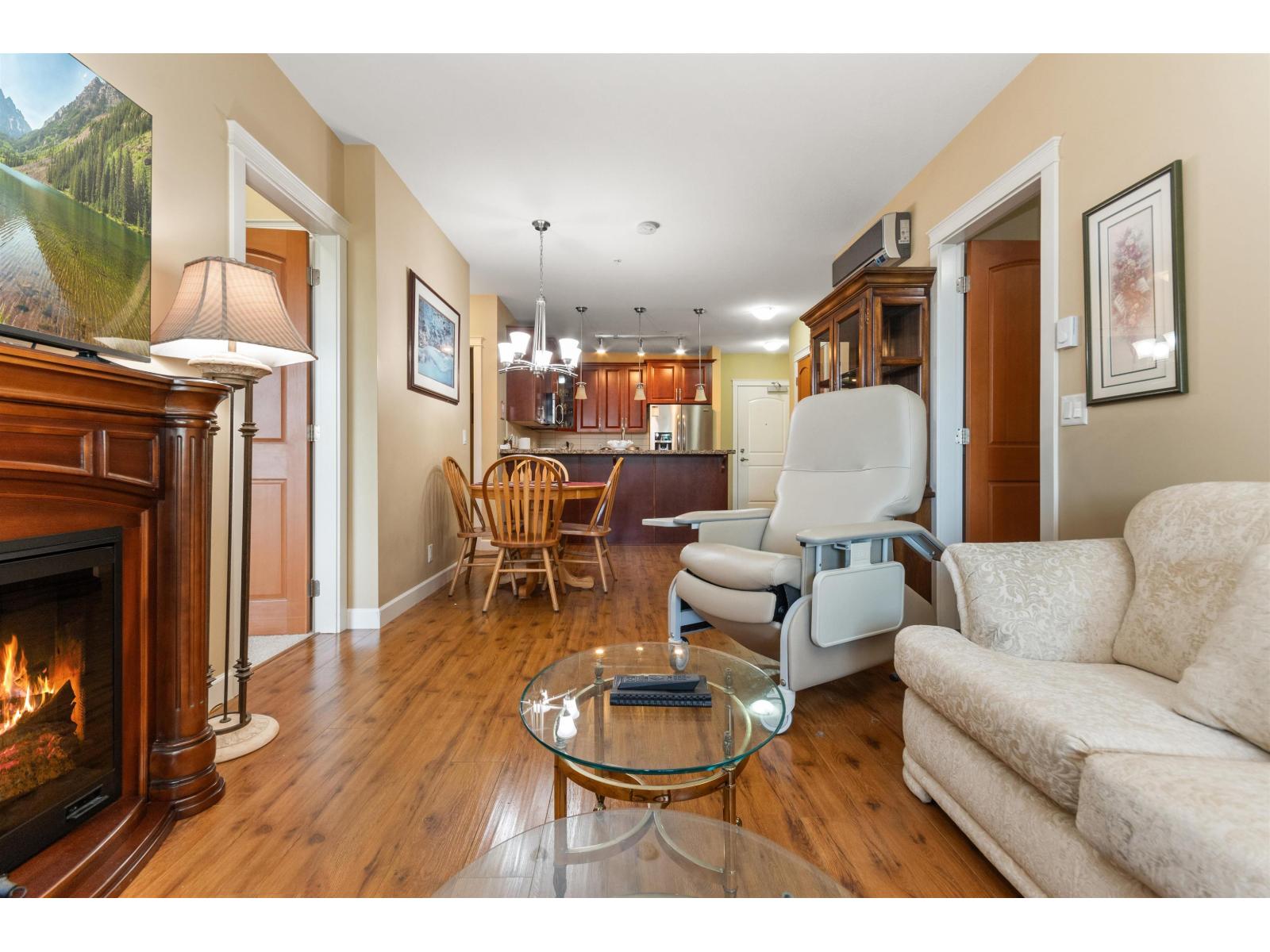 327 8067 207 STREET, Langley