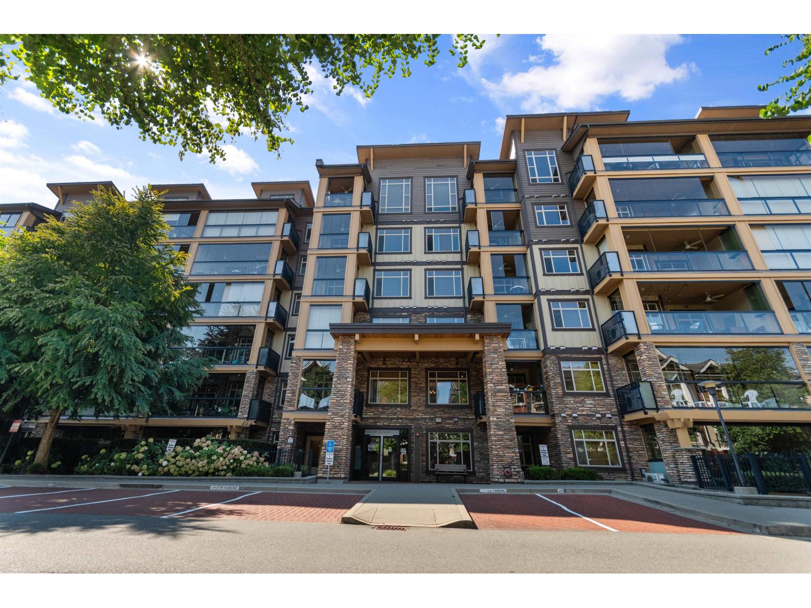 327 8067 207 STREET, Langley