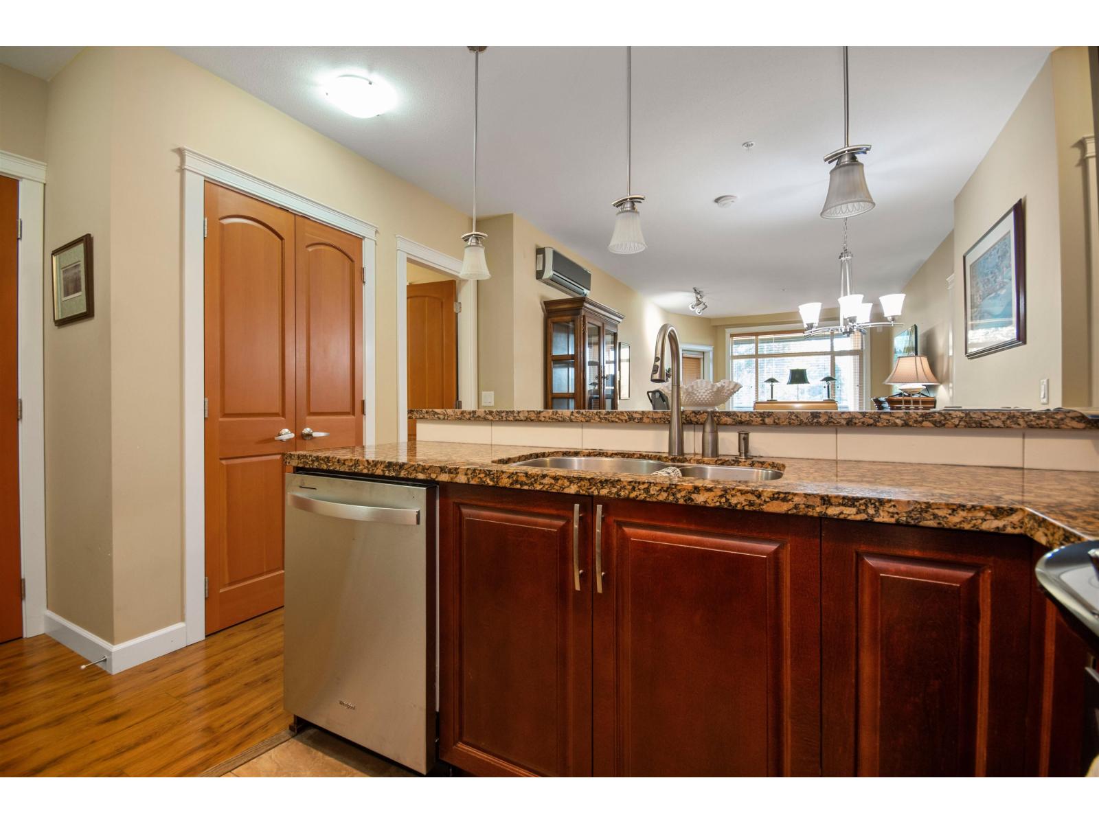 327 8067 207 STREET, Langley