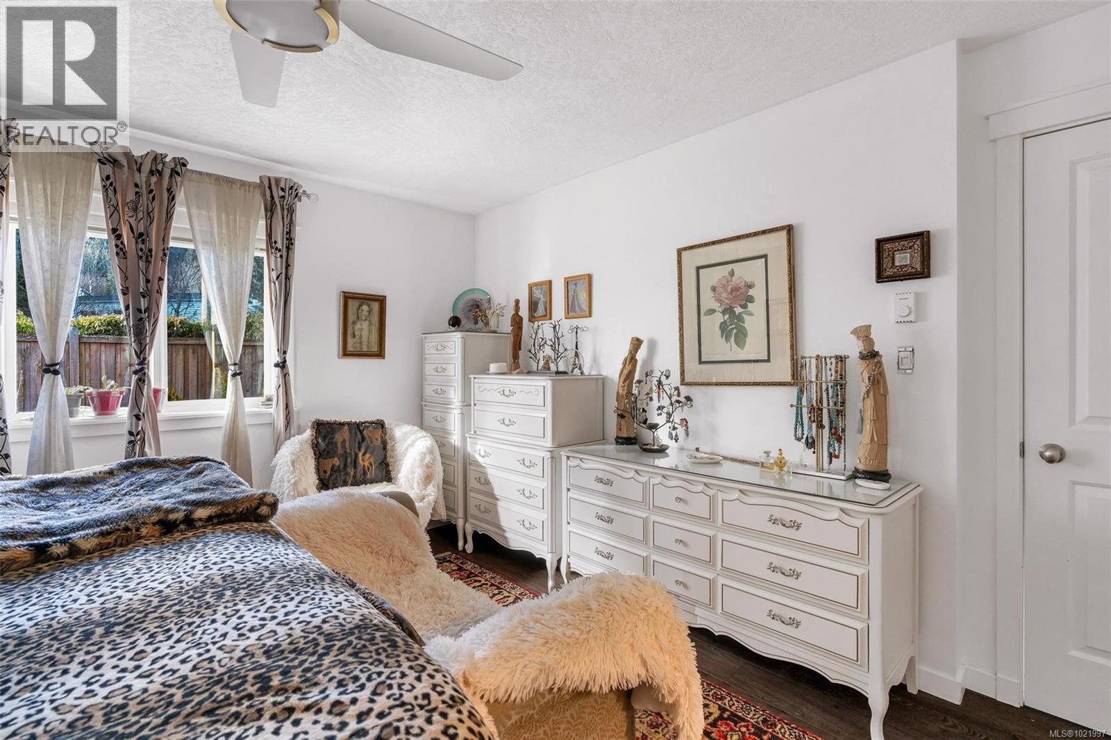 1 2740 Stautw Rd, Central Saanich