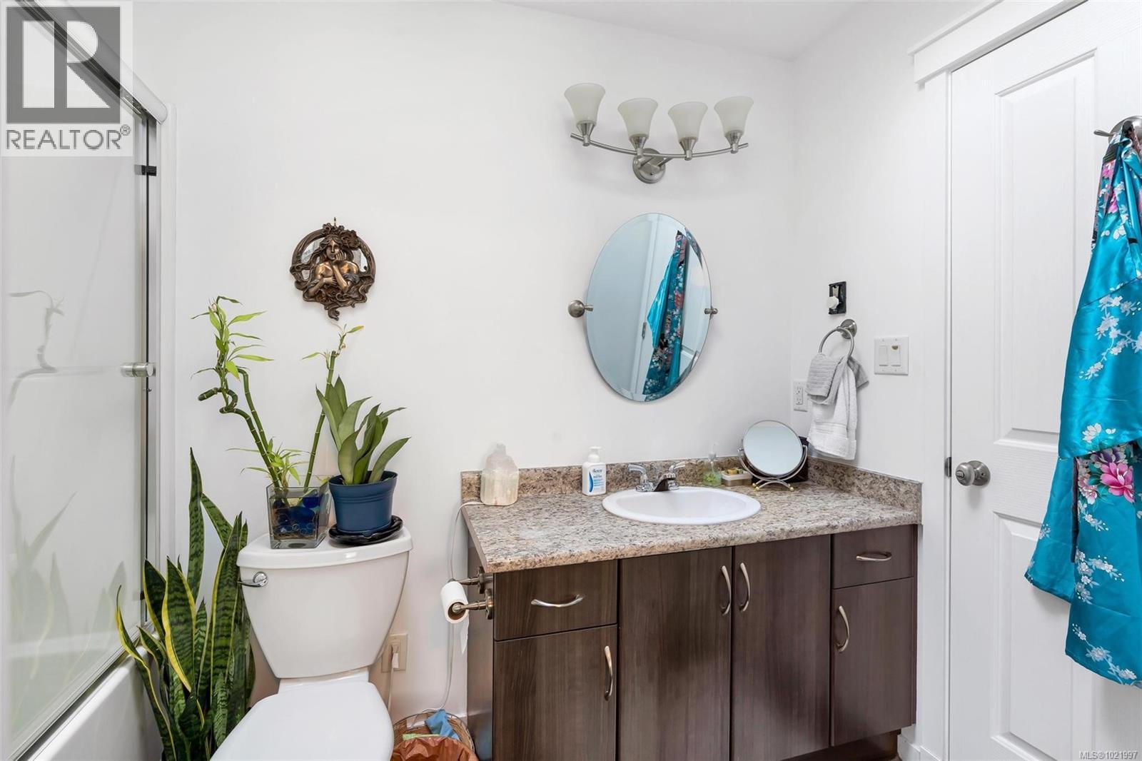 1 2740 Stautw Rd, Central Saanich