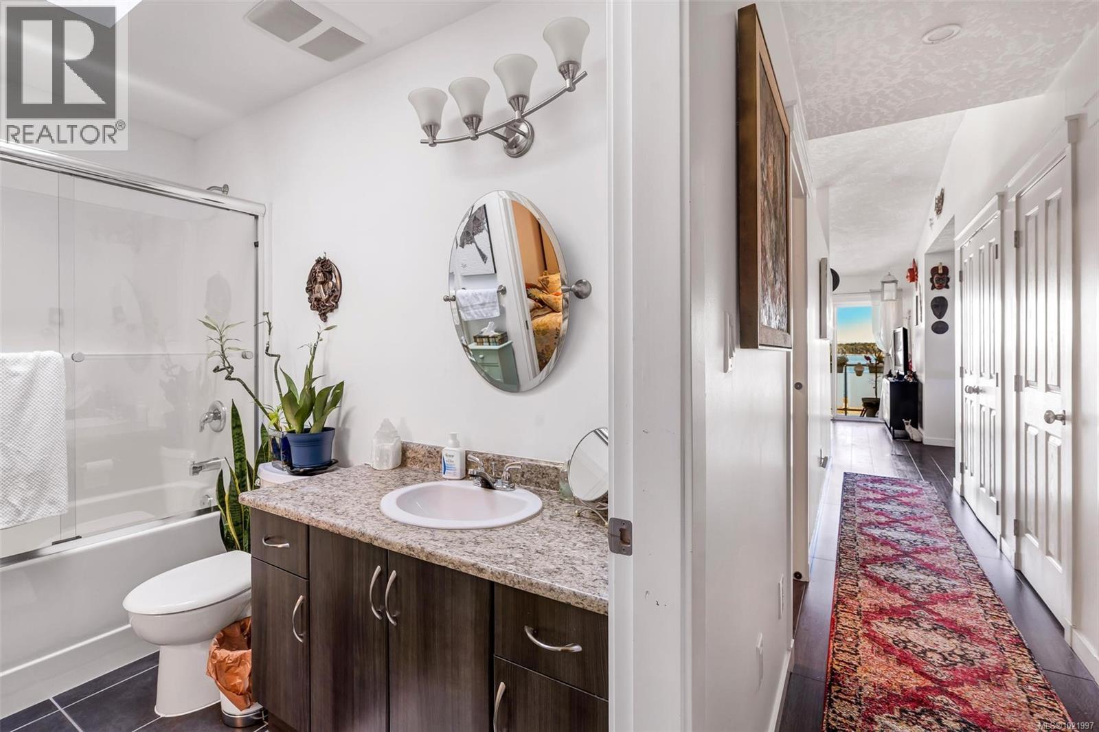 1 2740 Stautw Rd, Central Saanich