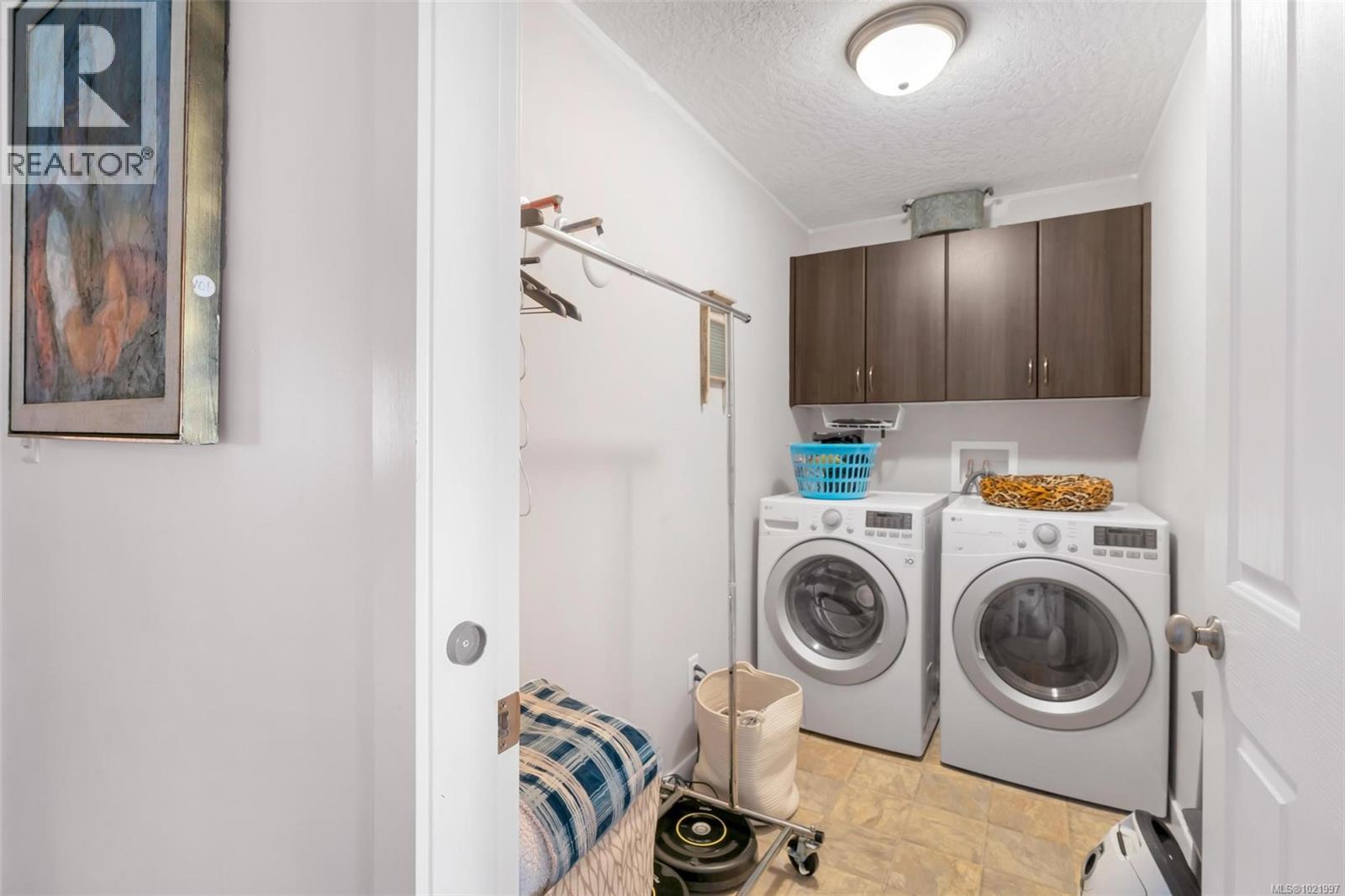 1 2740 Stautw Rd, Central Saanich