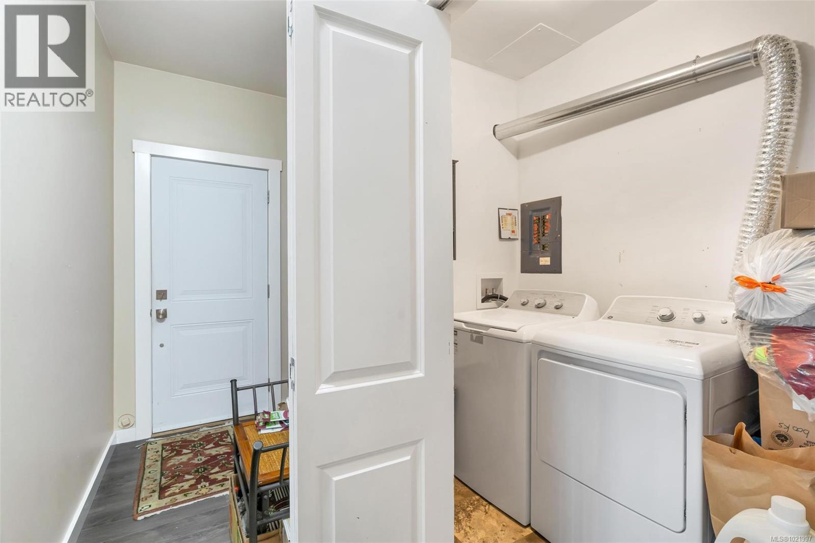 1 2740 Stautw Rd, Central Saanich