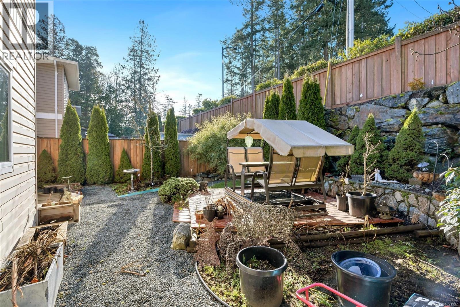 1 2740 Stautw Rd, Central Saanich