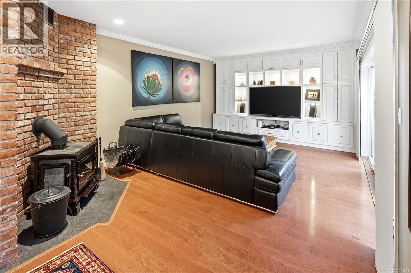 2013 Ferndale Rd, Saanich