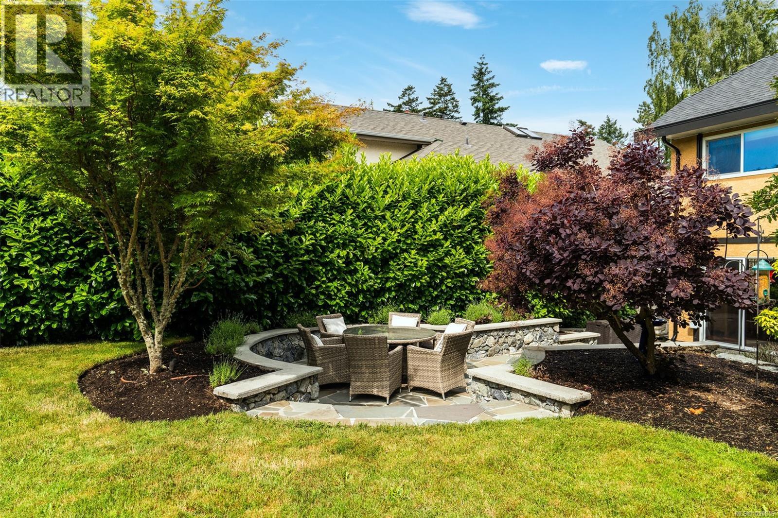 2013 Ferndale Rd, Saanich