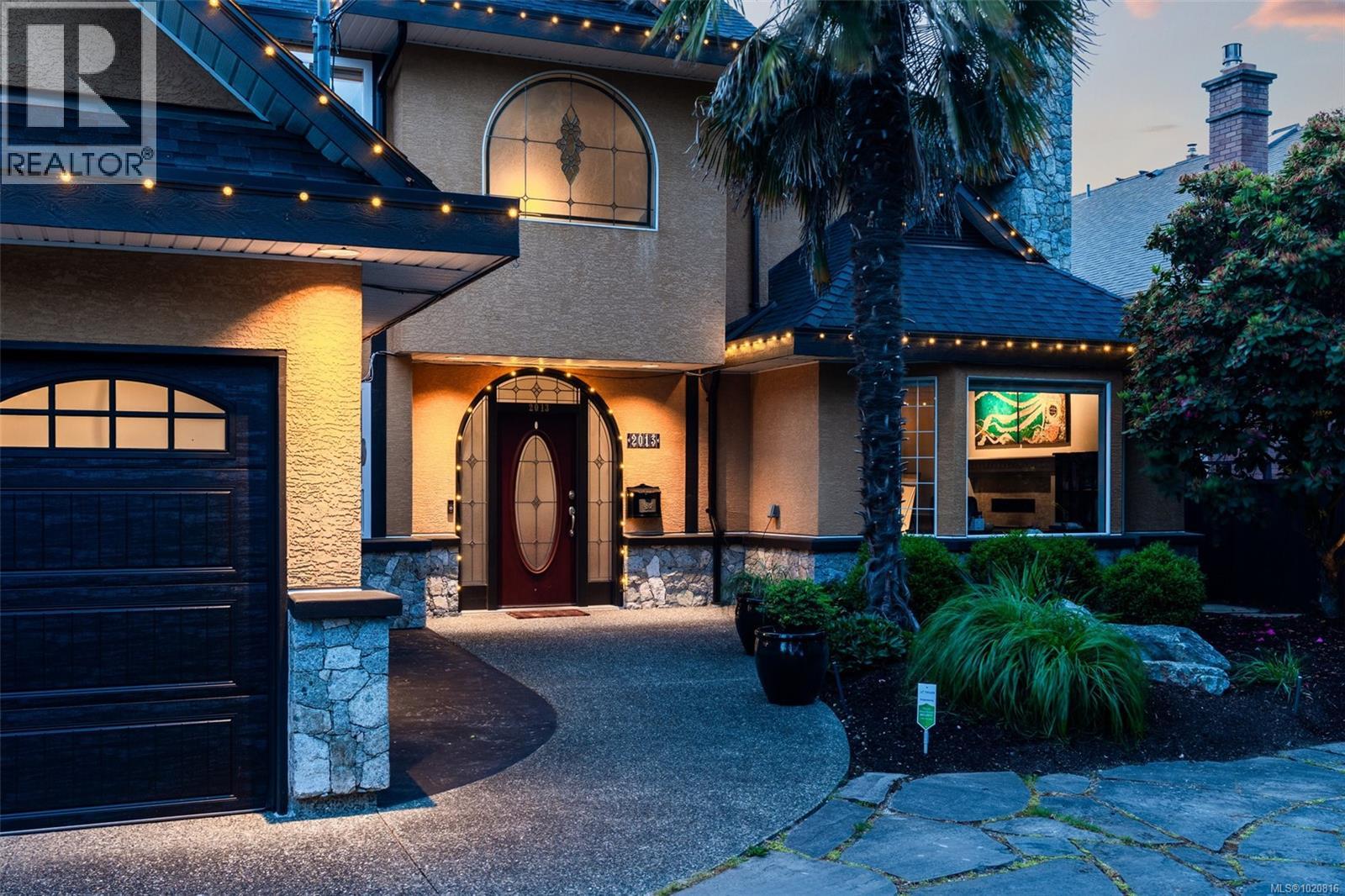 2013 Ferndale Rd, Saanich