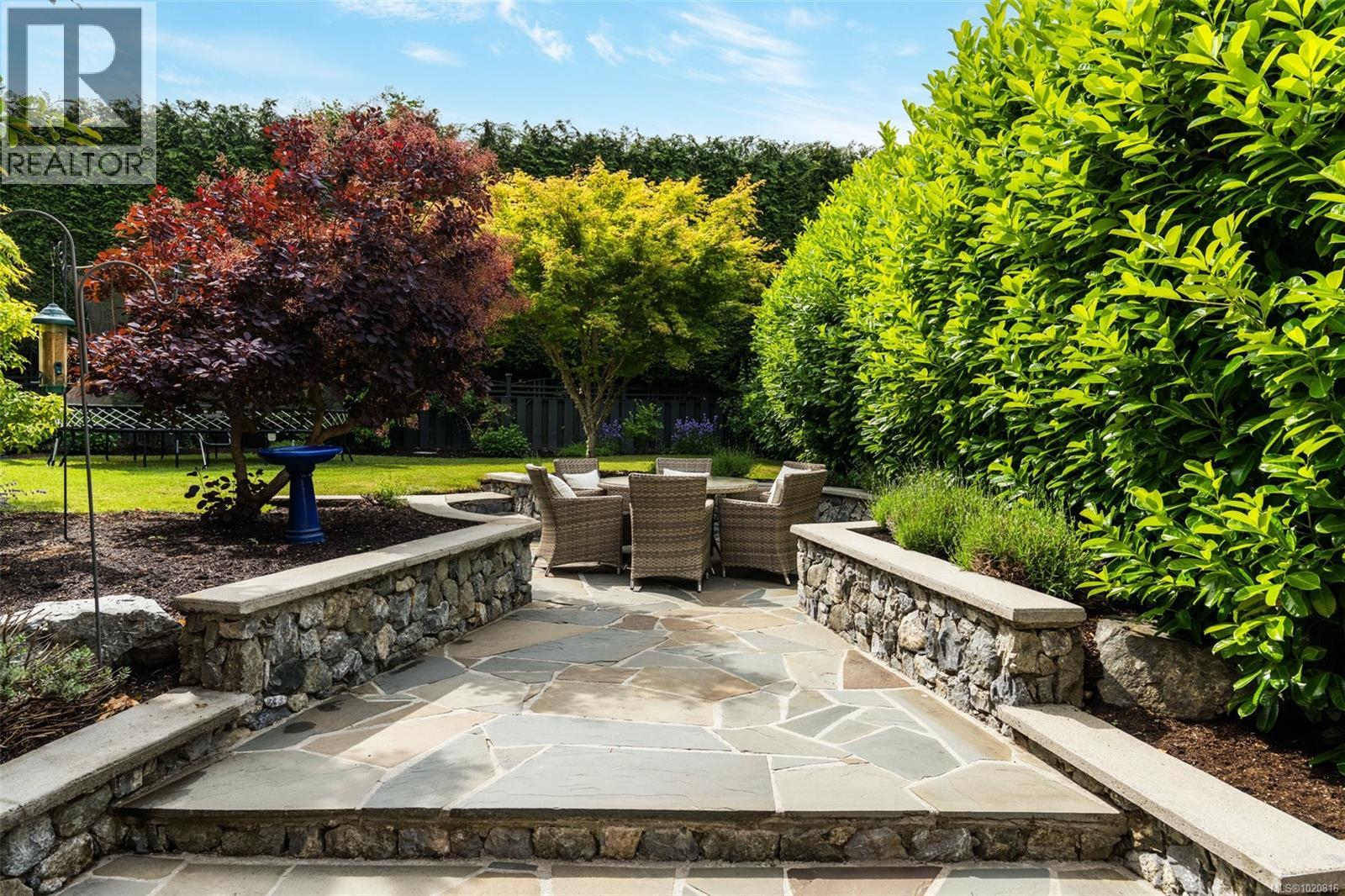 2013 Ferndale Rd, Saanich