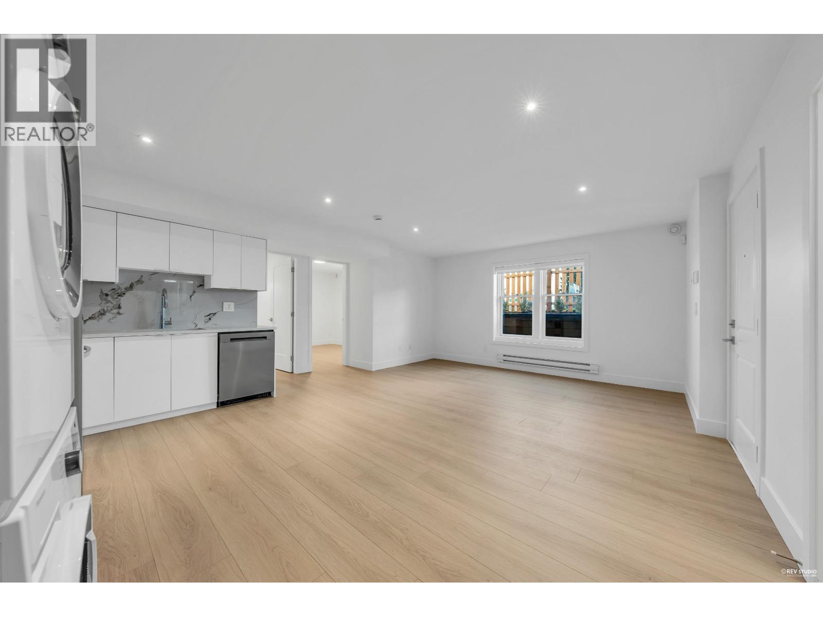 101 1125 CARTIER AVENUE, Coquitlam