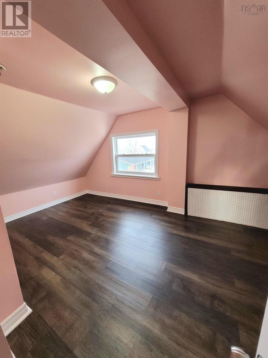 Property 23 of 42 of 4 Queen Street