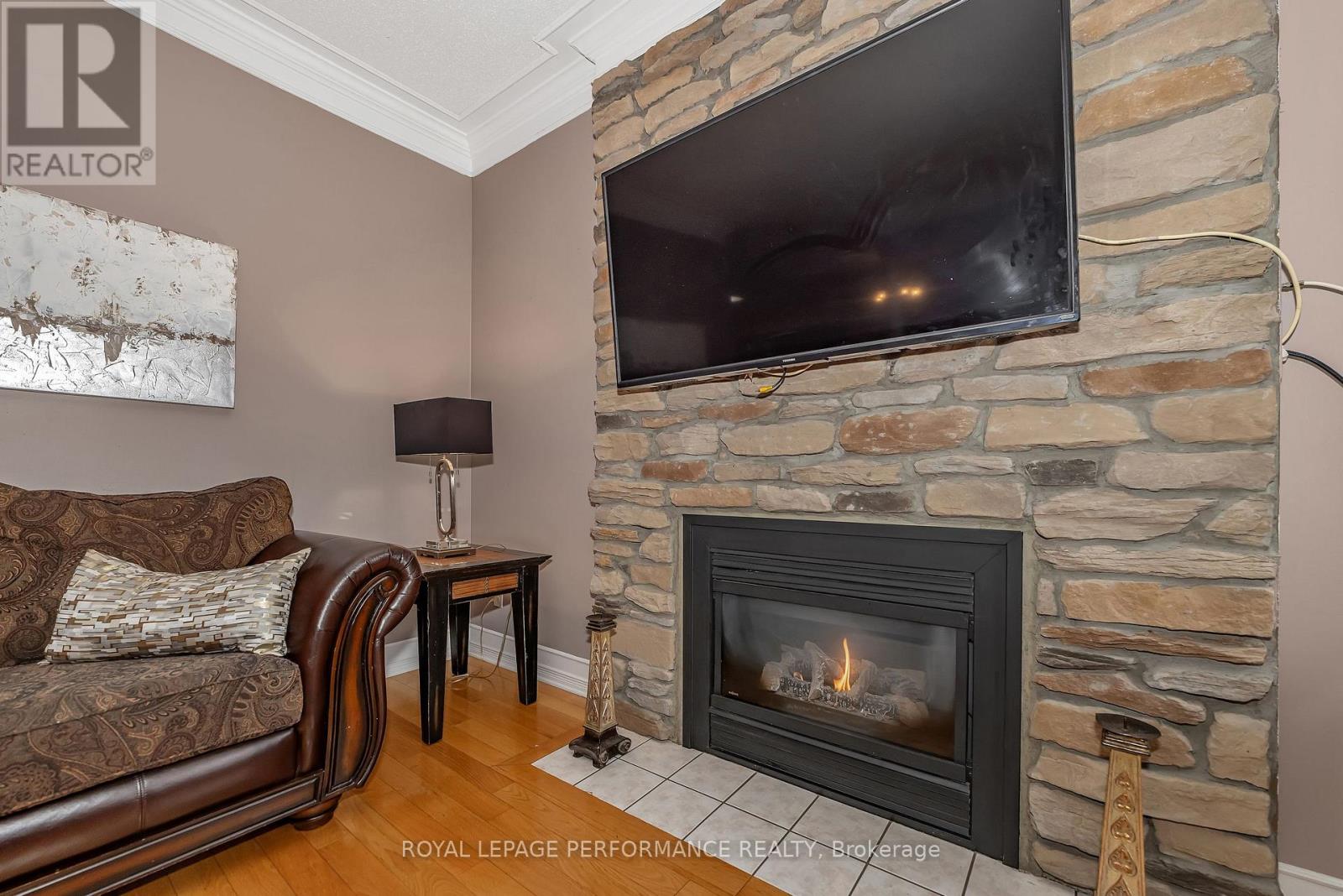 644 VALIN STREET - 25