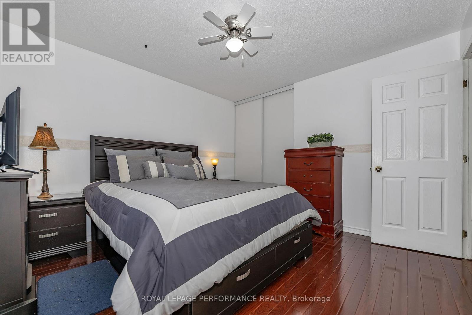 644 VALIN STREET - 33