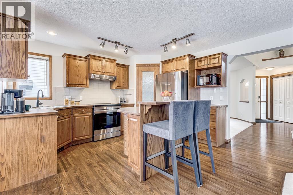 Single Family House for Sale in  Coventry Court NE Coventry Hills Calgary 