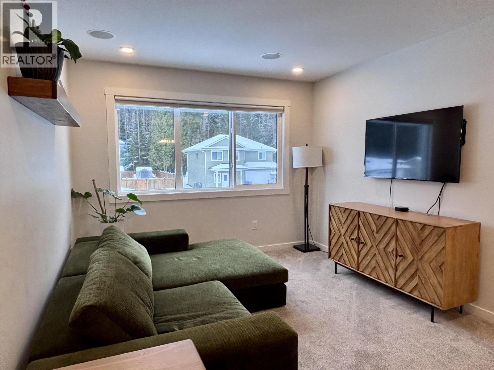 3903 WIRTL Street, Terrace