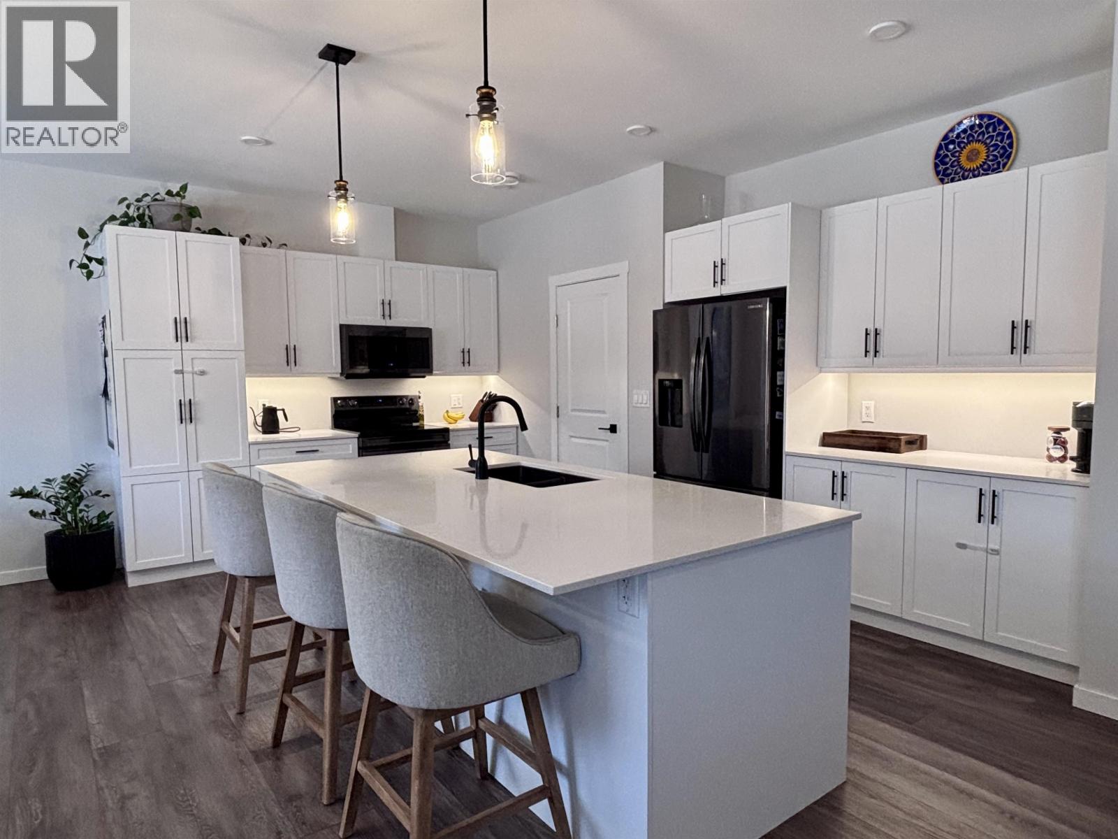 3903 WIRTL Street, Terrace