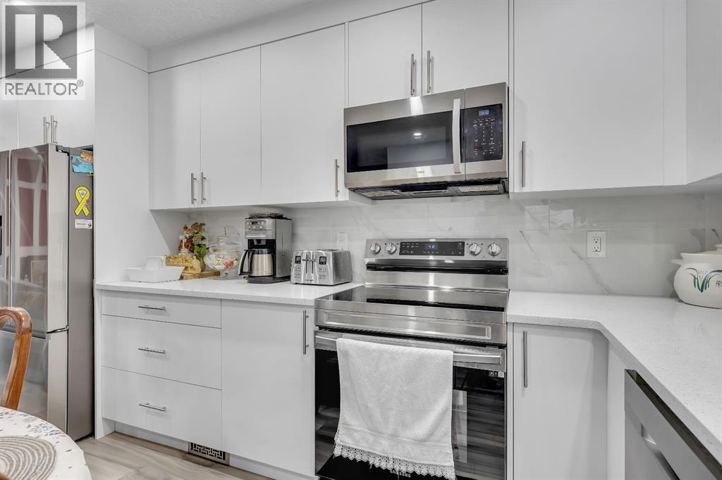 Single Family House Bi-level for Sale in  Bermuda Road NW Beddington Heights Calgary 