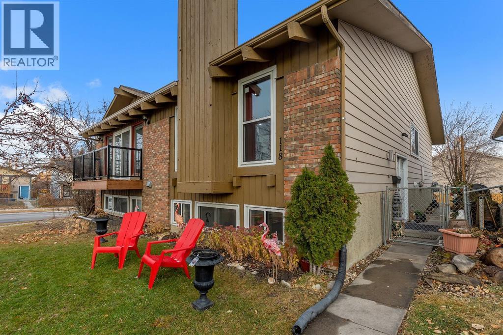 Single Family House Bi-level for Sale in  Bermuda Road NW Beddington Heights Calgary 