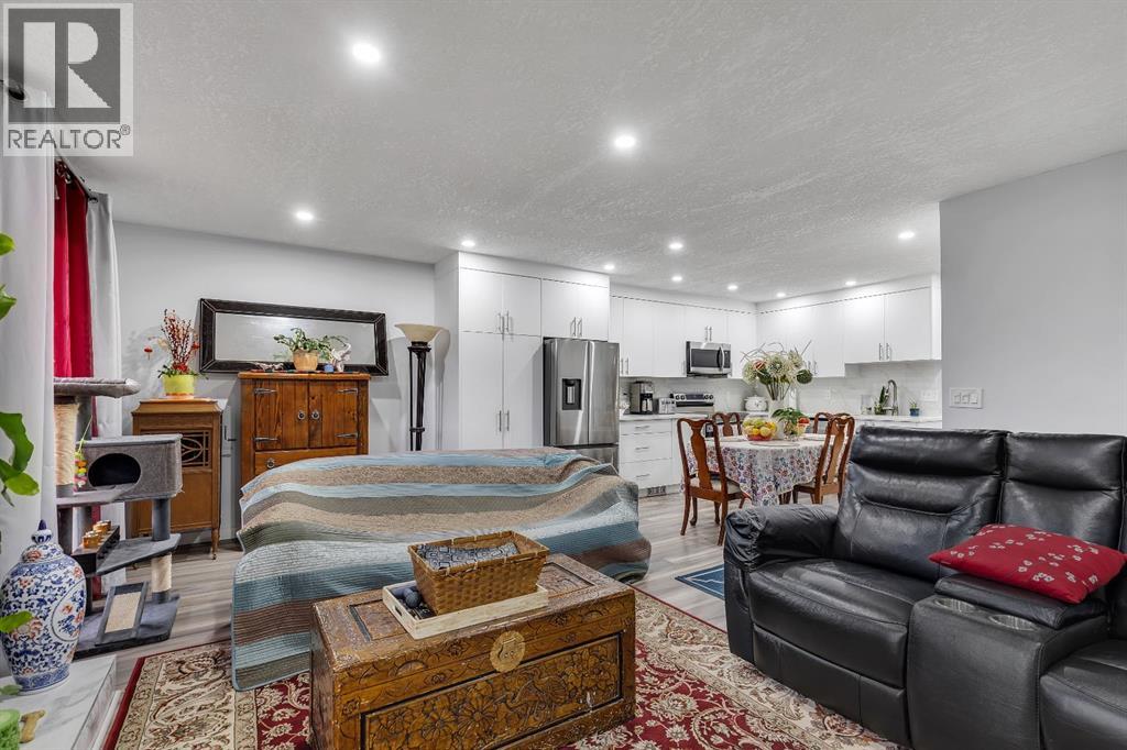 Single Family House Bi-level for Sale in  Bermuda Road NW Beddington Heights Calgary 