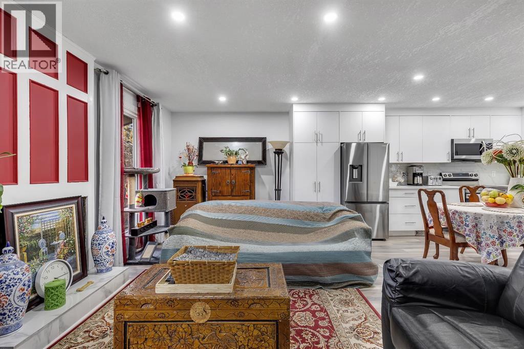 Single Family House Bi-level for Sale in  Bermuda Road NW Beddington Heights Calgary 