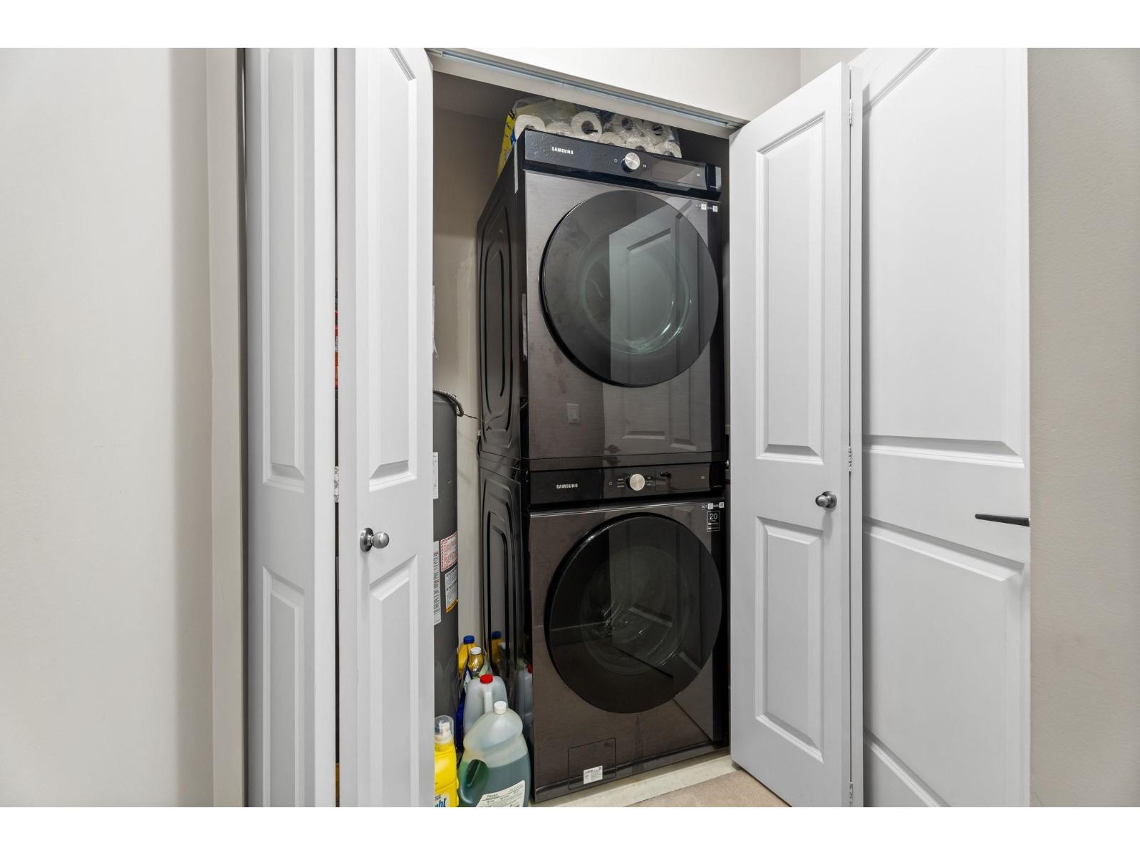 203 14885 105 AVENUE, Surrey