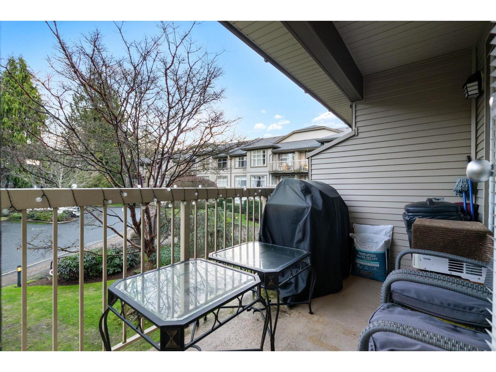 203 14885 105 AVENUE, Surrey