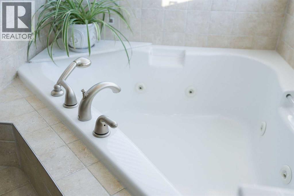 Single Family House for Sale in  Sherwood Point NW Sherwood Calgary 