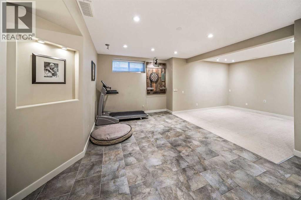 Single Family House for Sale in  Sherwood Point NW Sherwood Calgary 