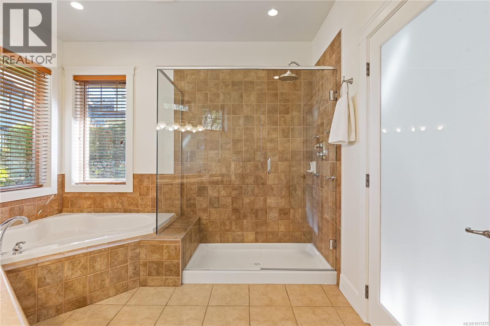  2151 Harrow Gate, Langford