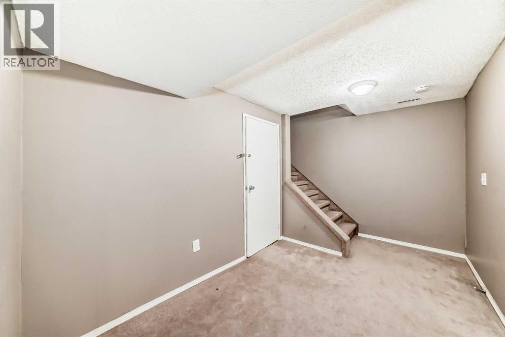 Single Family House Bungalow for Sale in  Temple Drive NE Temple Calgary 