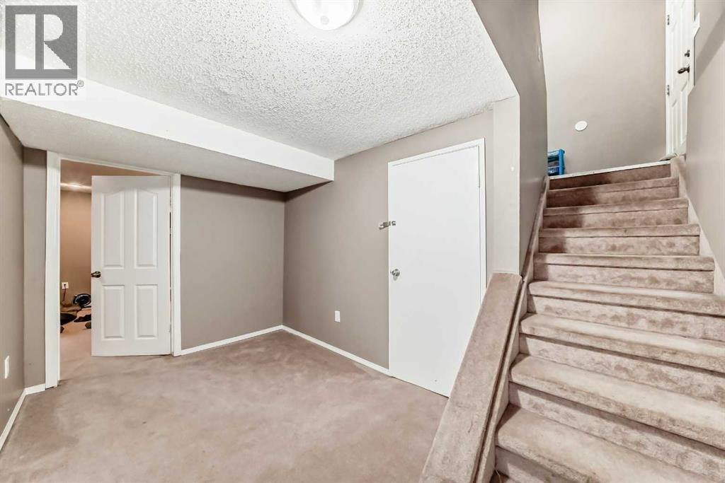 Single Family House Bungalow for Sale in  Temple Drive NE Temple Calgary 