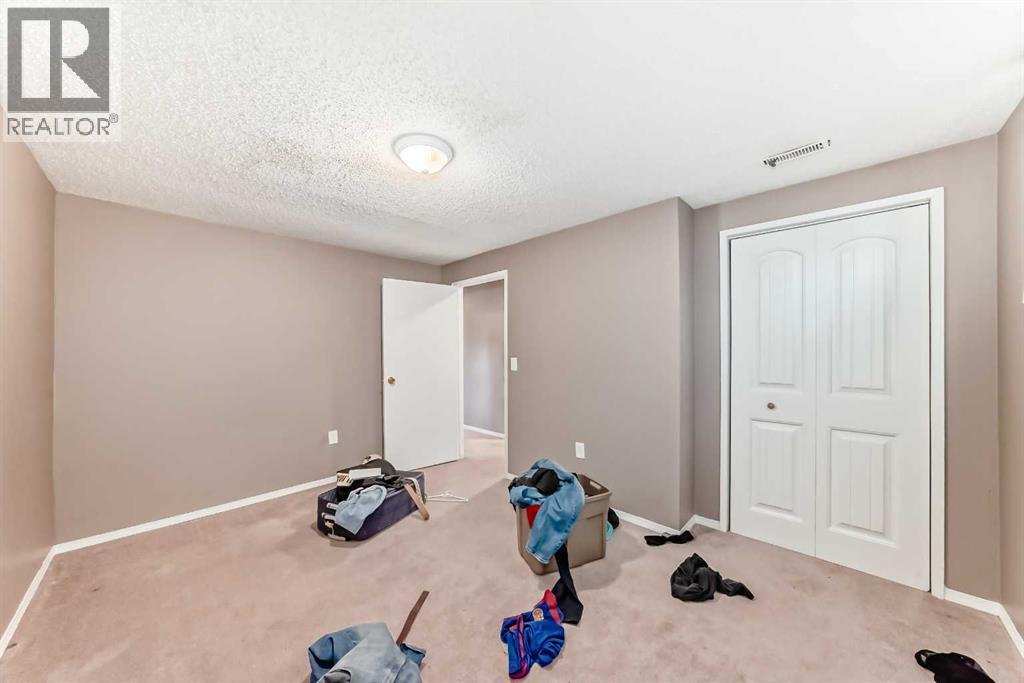 Single Family House Bungalow for Sale in  Temple Drive NE Temple Calgary 