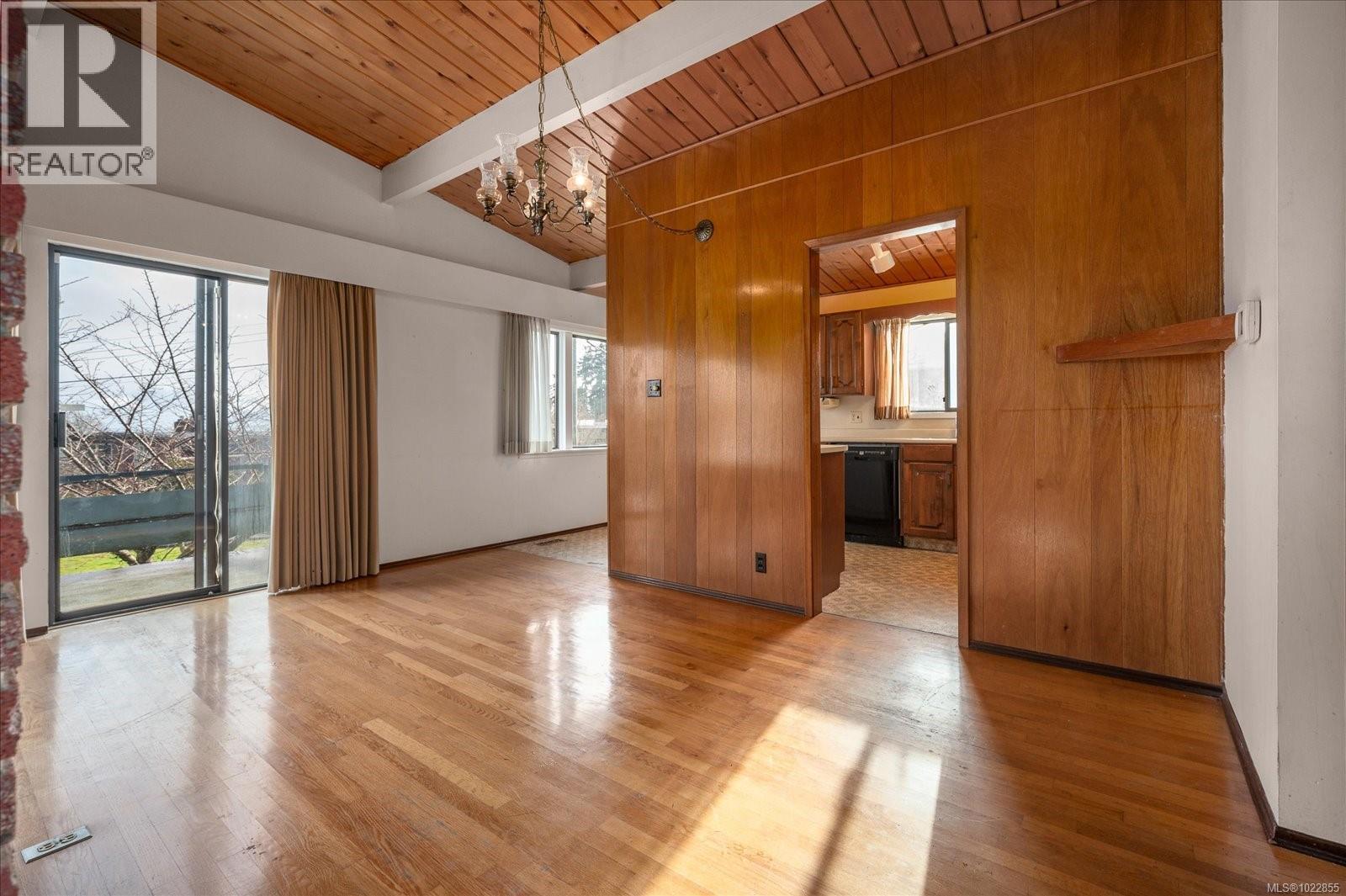 912 CAPILANO PL - 10