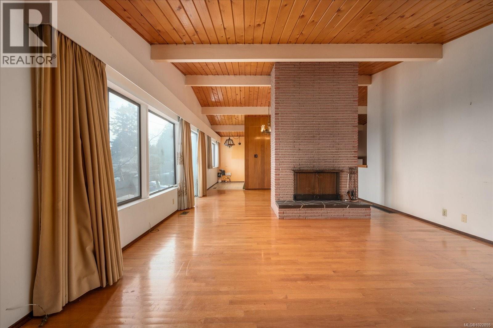 912 CAPILANO PL - 18