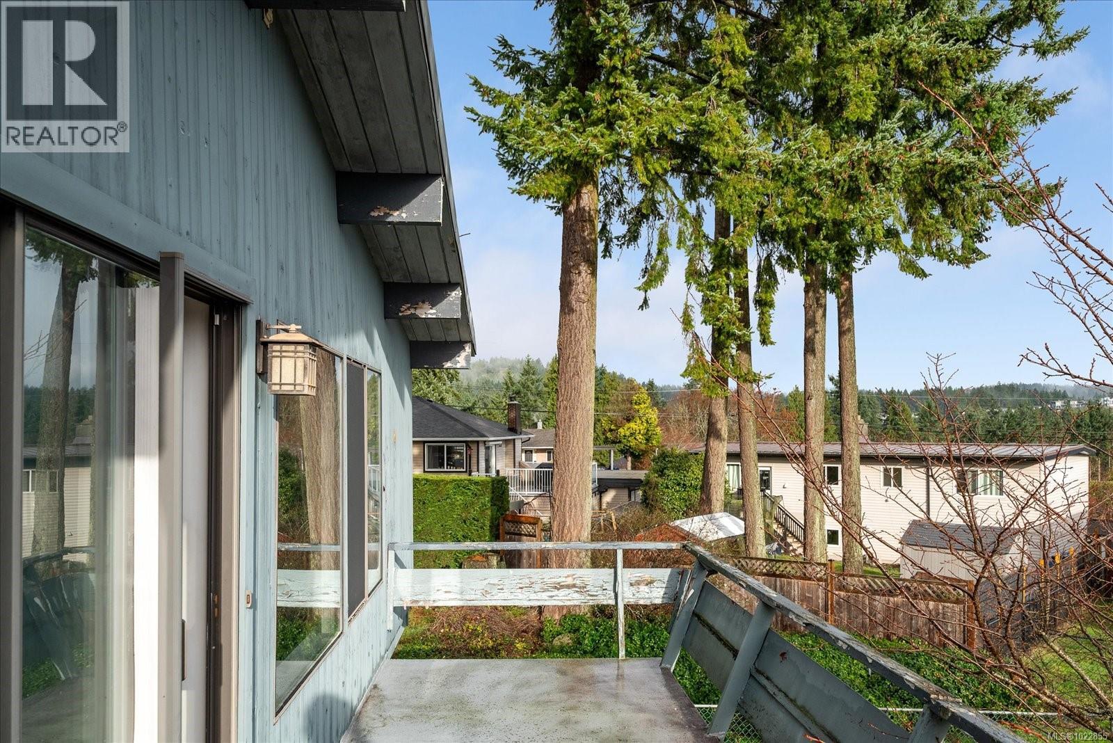 912 CAPILANO PL - 22