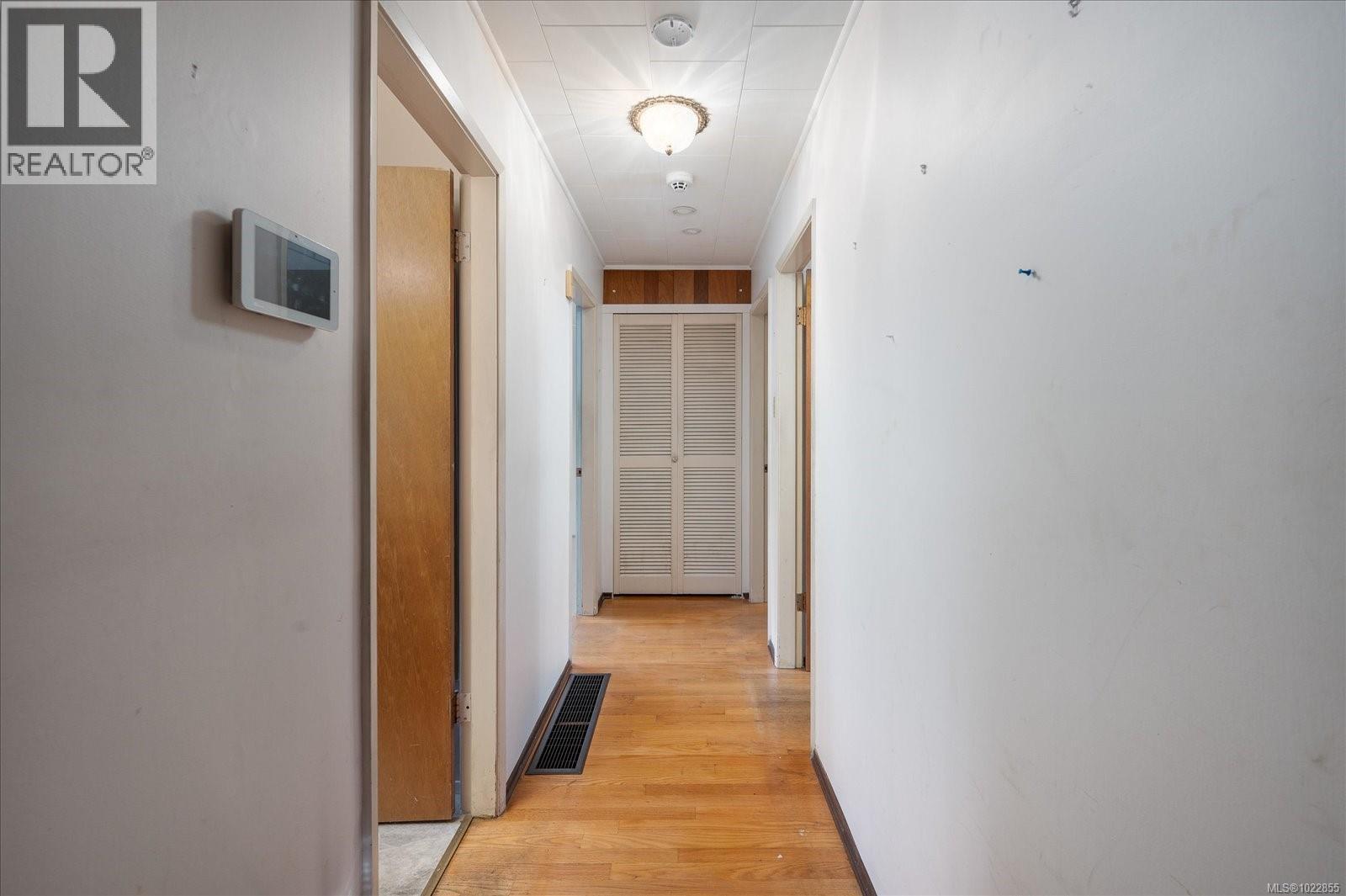 912 CAPILANO PL - 23