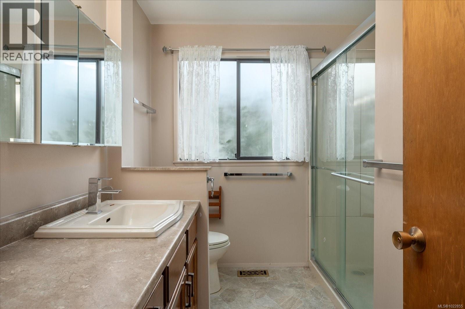 912 CAPILANO PL - 27