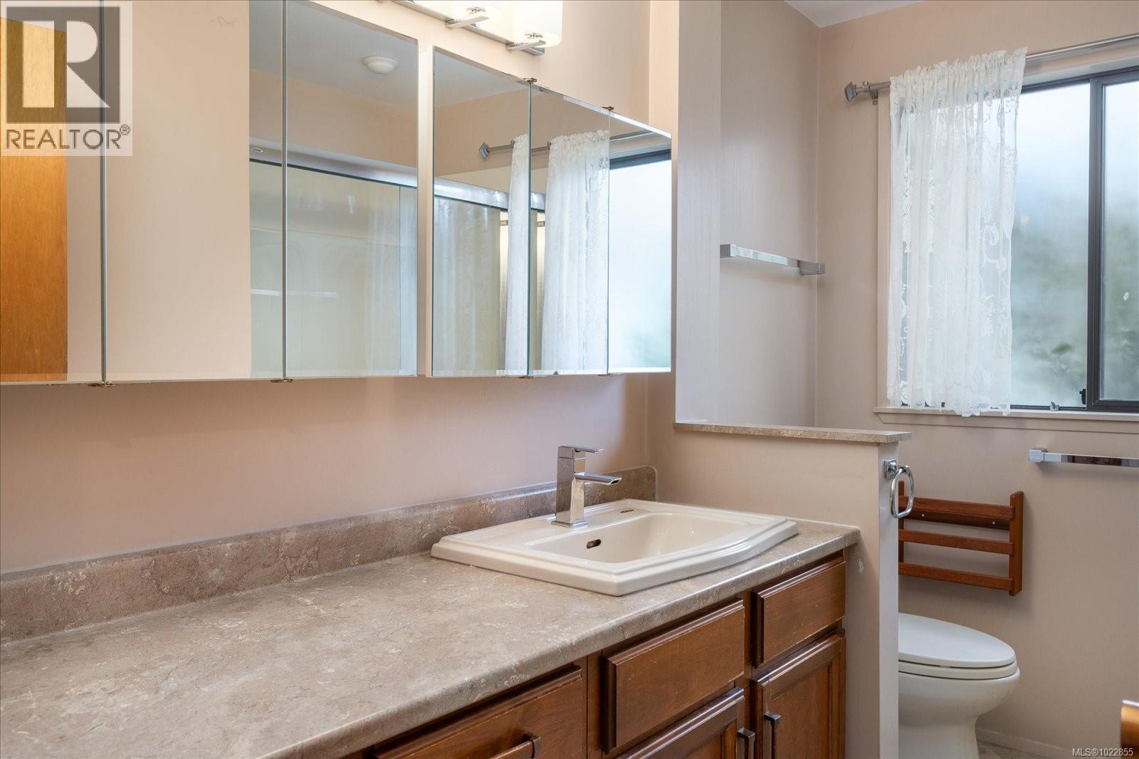 912 CAPILANO PL - 28